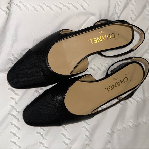 CHANEL Black Flats - Picture 2 of 6